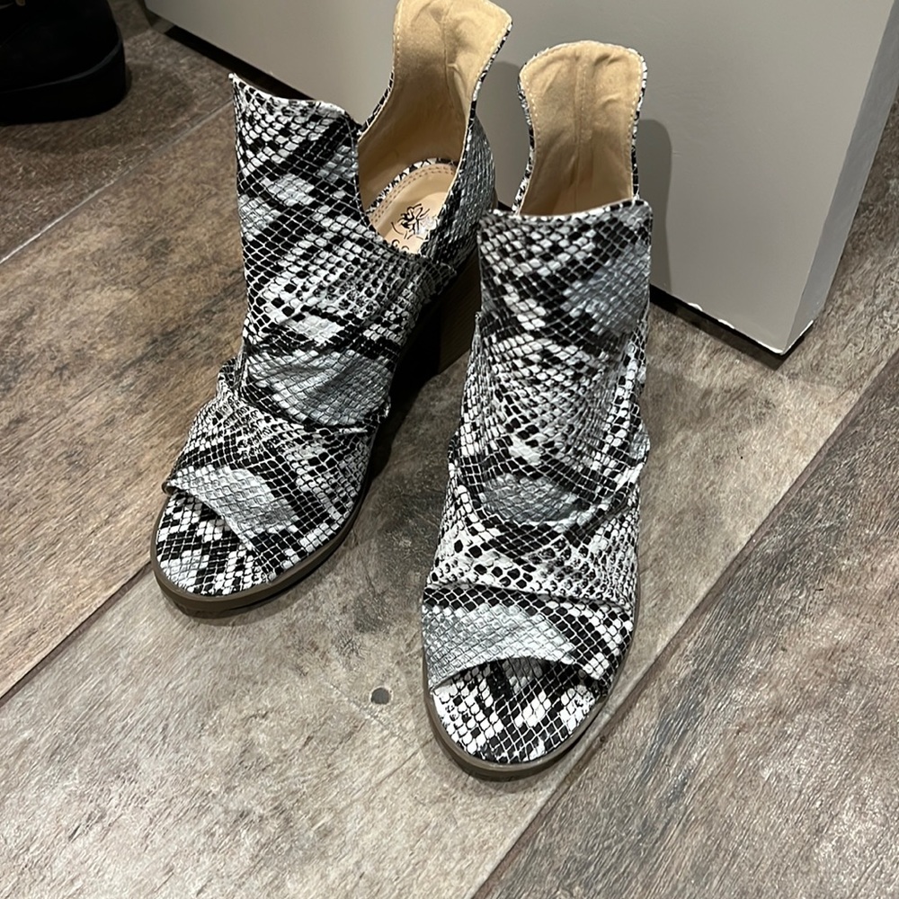Snake print barely worn